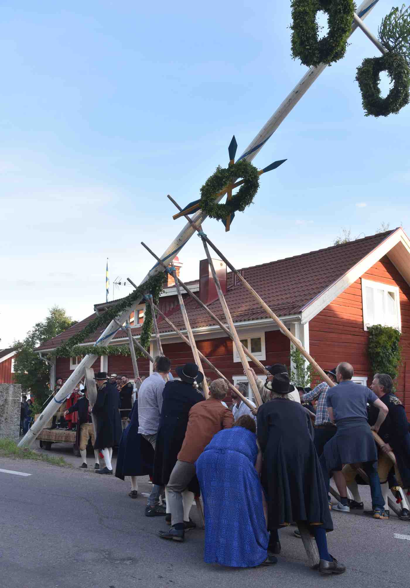 Midsummer in Dalarna – a place to visit before you die - King Goya